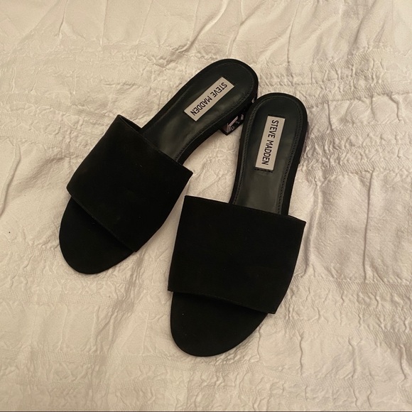 NEW Steve Madden Black Flat Sandals with Jewel Bottom in Box - Picture 3 of 5